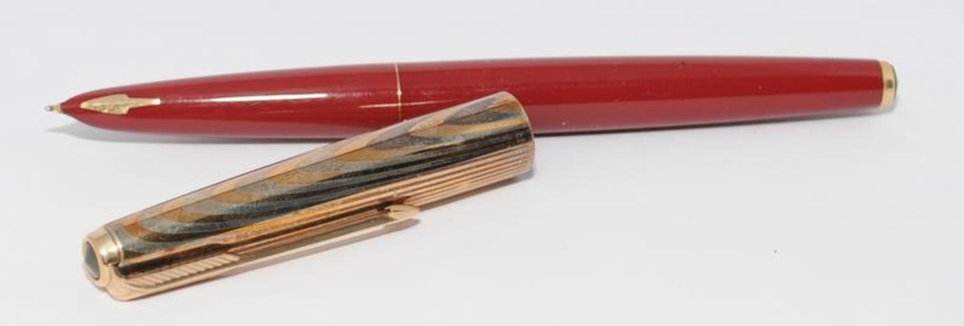 Two boxed vintage Parker fountain pens to include a Parker 61 Series 1 with red body and S2 - Image 6 of 7