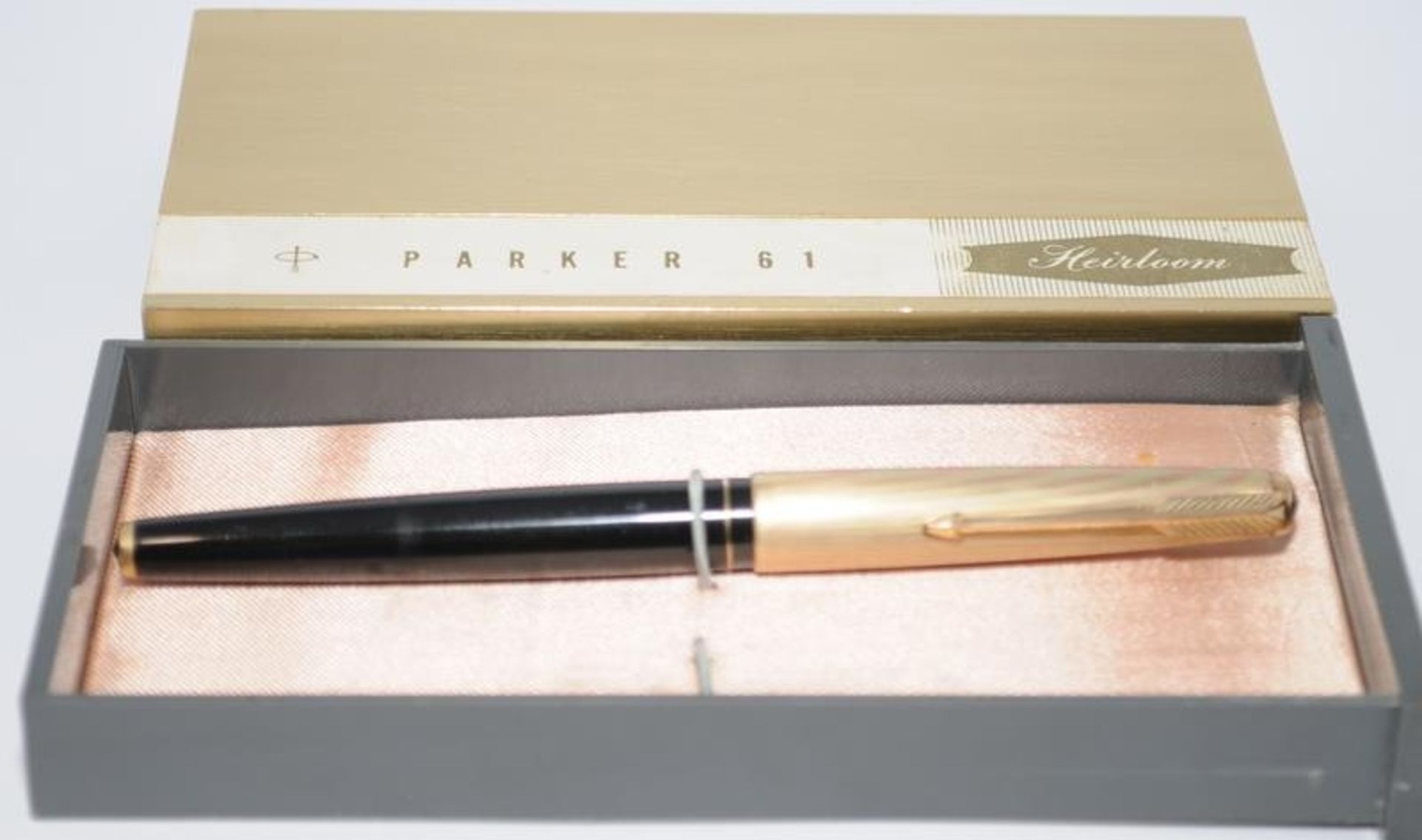 Three vintage Parker 61 fountain pens to include a Series 1 with black body and red/yellow gold - Image 7 of 9