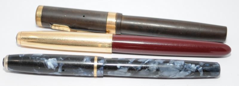 A good collection of fountain pens and propelling pencils, all at various states of restoration. - Image 6 of 11