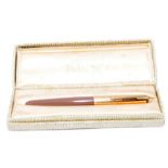 Boxed Parker 51 Aerometric in Cocoa body with rolled gold cap. Very clean in good box. Ref. TMU82