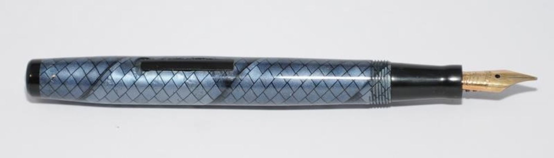 Swan blue snakeskin fountain pen ref.100/83 c/w Mabie Todd Swan no.1 14ct nib. Ref.CMK300 - Image 4 of 6