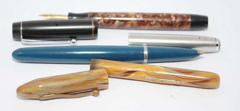 A good collection of fountain pens and propelling pencils, all at various states of restoration. - Image 3 of 11
