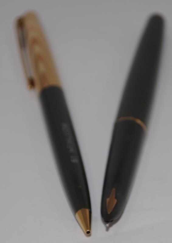 Parker 61 fountain pen in grey with gold plated cap, also includes Heirloom propelling pencil also - Image 4 of 4