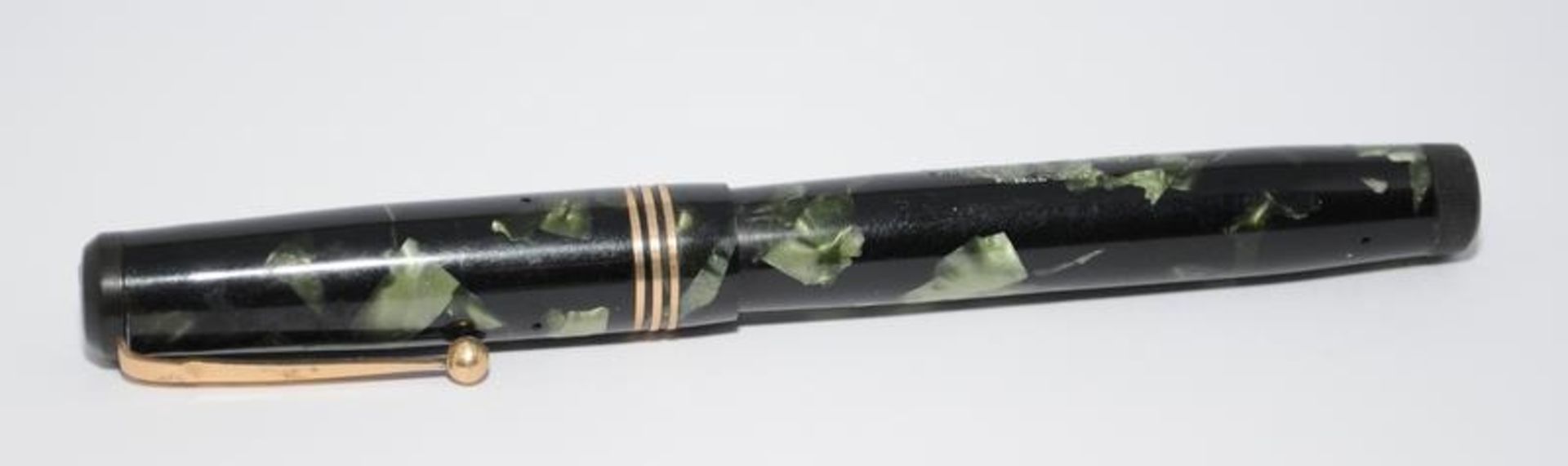 Swan L4 black and green pearl marble fountain pen c/w Swan Eternal No.4 14ct nib. Ref.NA339