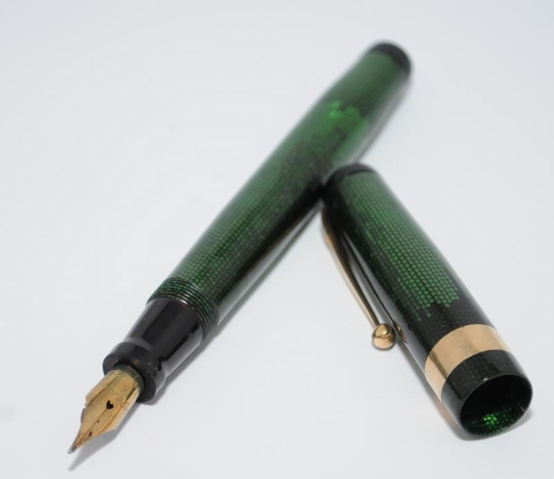 Mabie Todd & Co Swan Leverless fountain pen in green lizard skin. Pat. No.390585 c/w Swan No.4 - Image 2 of 6