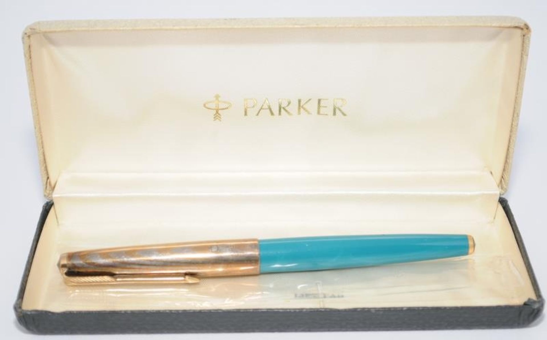 Three vintage Parker 61 fountain pens to include a Series 1 with black body and red/yellow gold - Image 5 of 9