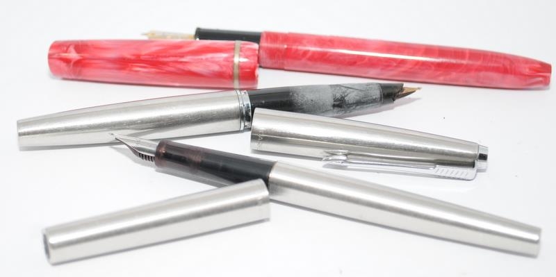 A good collection of fountain pens and propelling pencils, all at various states of restoration. - Image 11 of 11