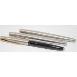 A collection pf fountain pens to include a Parker 61 S1 in black with Lustraloy cap, uninked, a