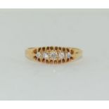 18ct gold ladies Antique 5 stone Diamond Gypsy ring size P