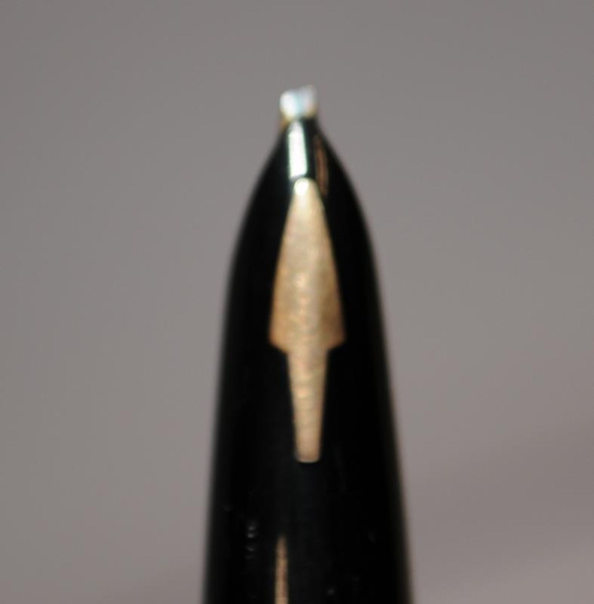 Parker 61 'Stratus' fountain pen from the special Cloud series, in rolled gold with left oblique - Image 3 of 4