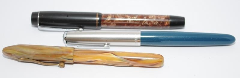 A good collection of fountain pens and propelling pencils, all at various states of restoration. - Image 2 of 11