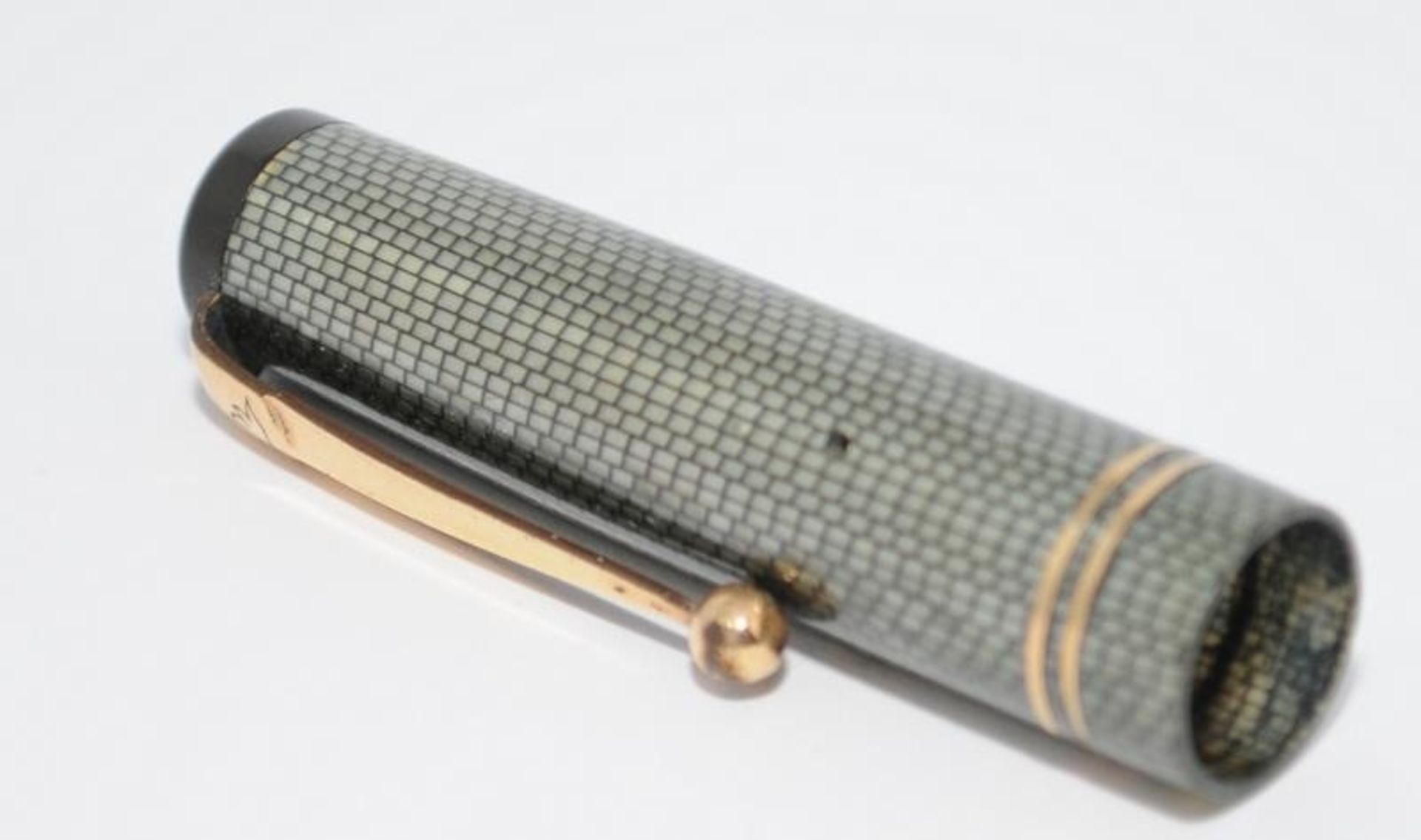 Swan silver lizard skin no.2 size fountain pen c/w Swan No.1 14ct nib. Ref.383 - Image 4 of 5