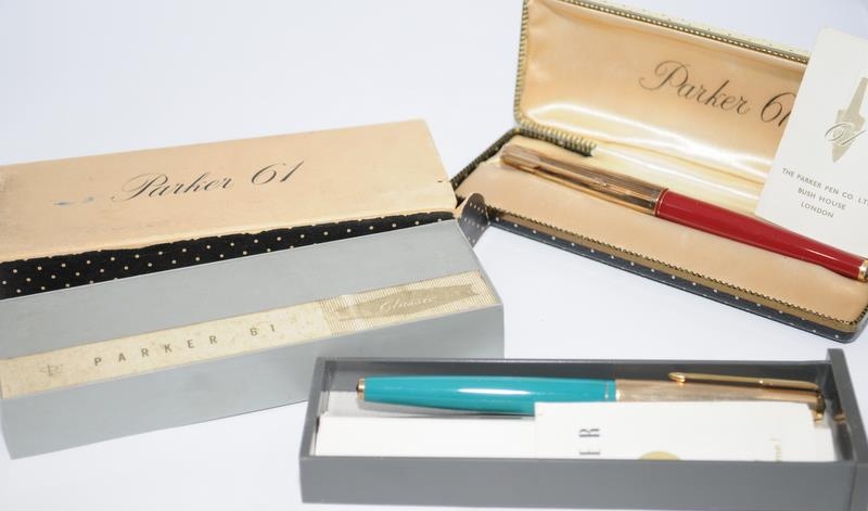 Two boxed vintage Parker fountain pens to include a Parker 61 Series 1 with red body and S2