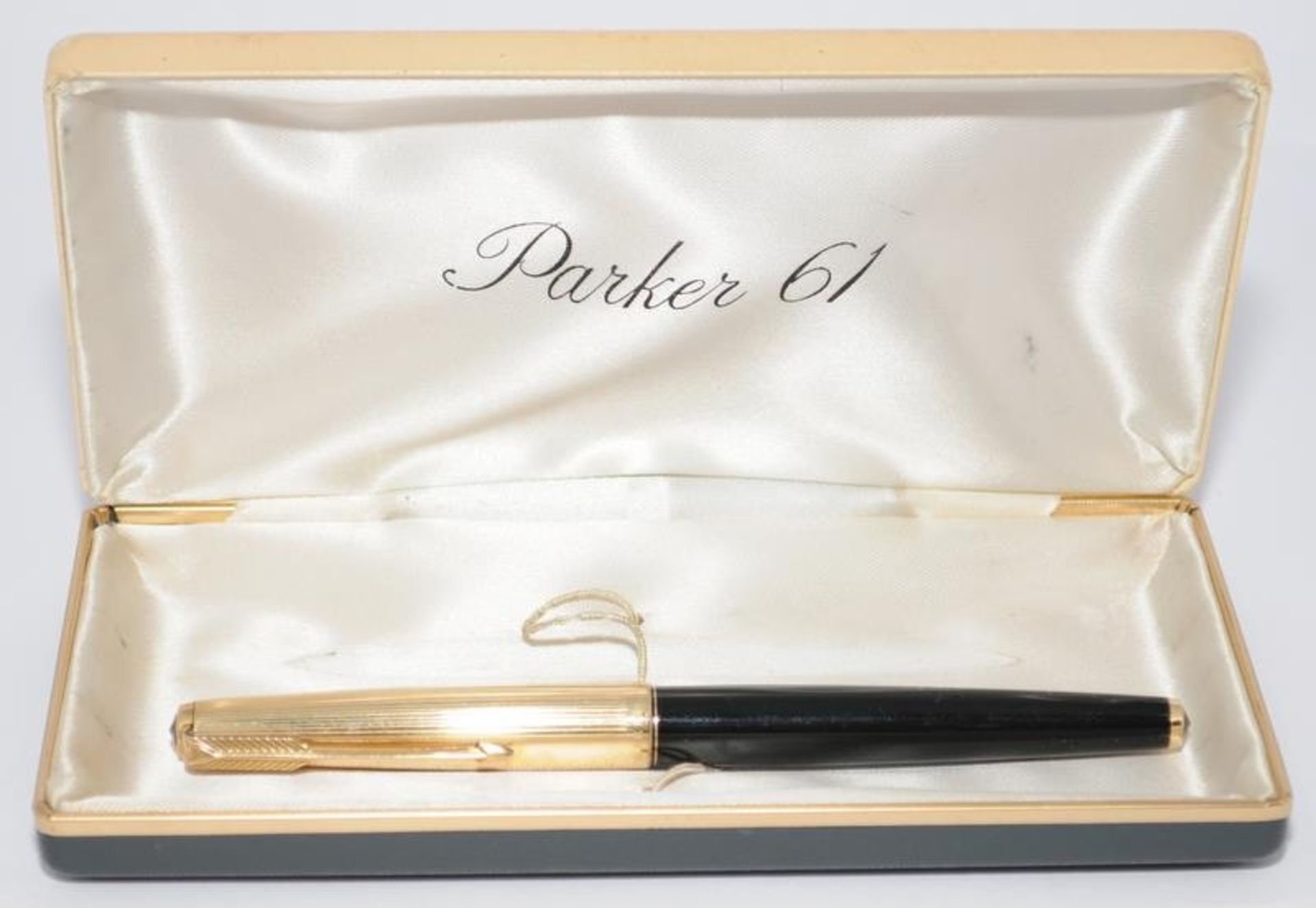 Three vintage Parker 61 fountain pens to include a Series 1 with black body and red/yellow gold - Image 2 of 9