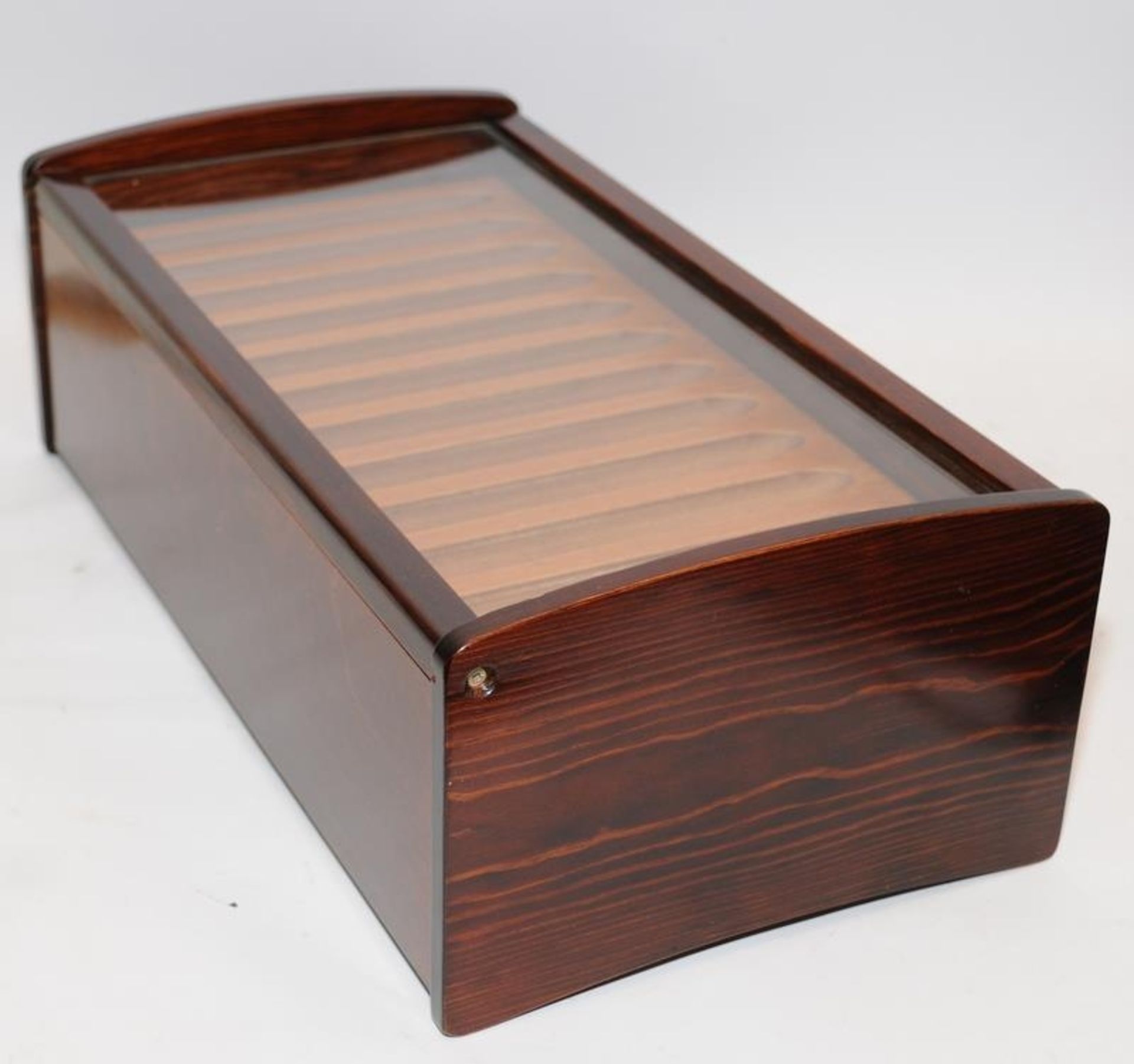 Quality pen storage/display case of wooden construction. Glass topped with three drawers capable - Image 4 of 4