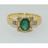 18ct gold ladies antique set diamond and emerald ring size O