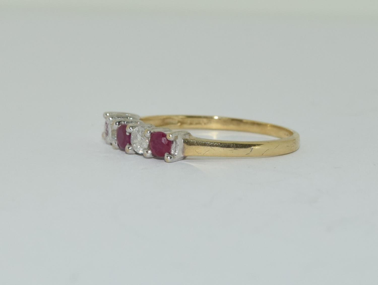 Ruby and diamond Five stone 9ct gold ring, Size M 1/2. - Image 4 of 5