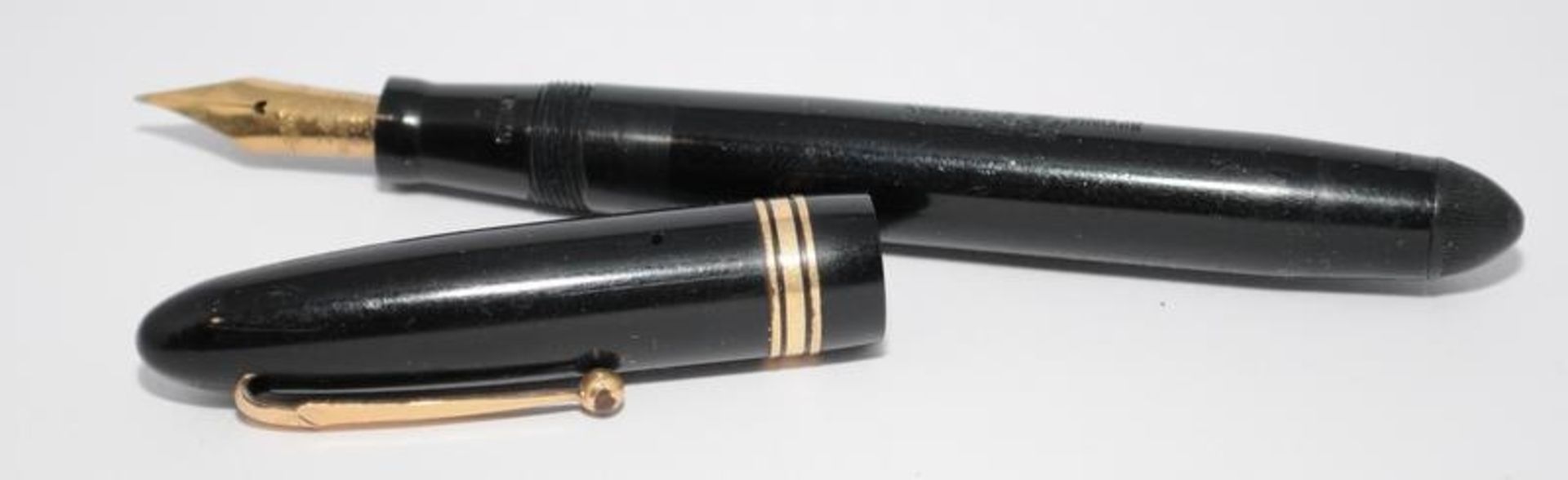 Collection of vintage fountain pens to include a Swan 42/60 leverless in black c/w Swan No.2 14ct - Image 9 of 10