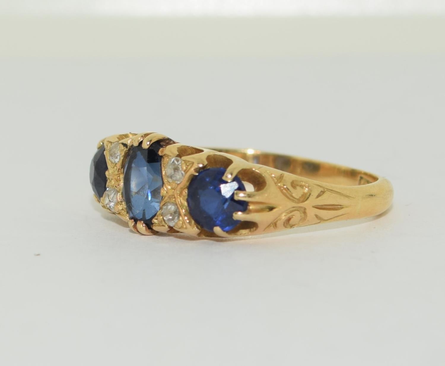 18ct gold Large Sapphire and Diamond Gypsy ring size O - Image 4 of 5