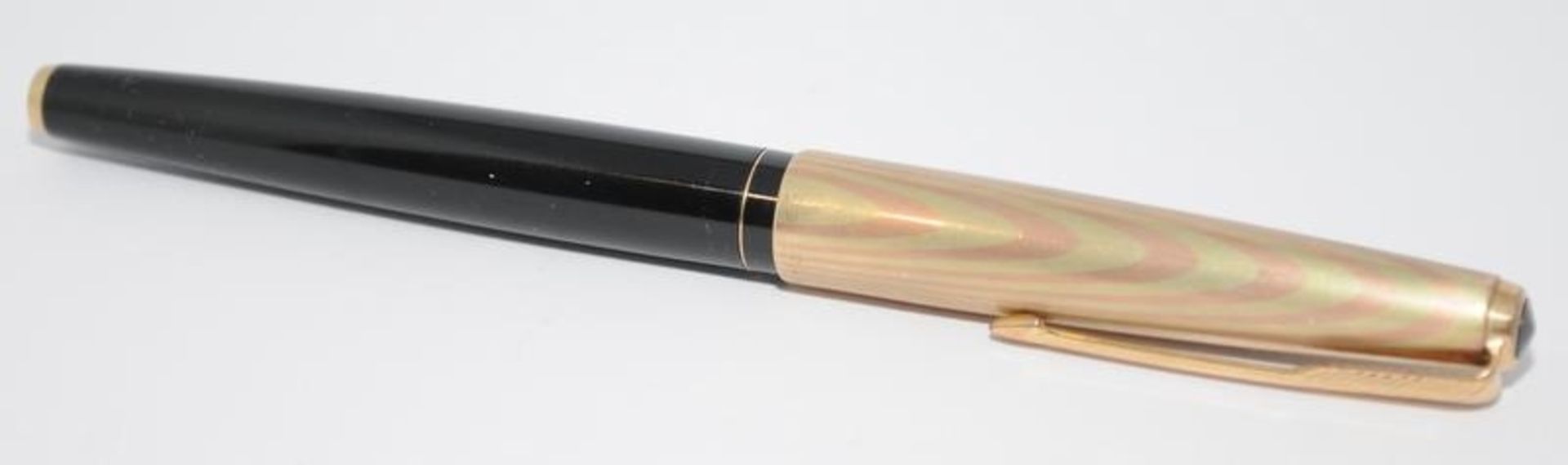 Three vintage Parker 61 fountain pens to include a Series 1 with black body and red/yellow gold - Image 8 of 9