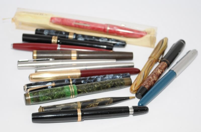 A good collection of fountain pens and propelling pencils, all at various states of restoration.