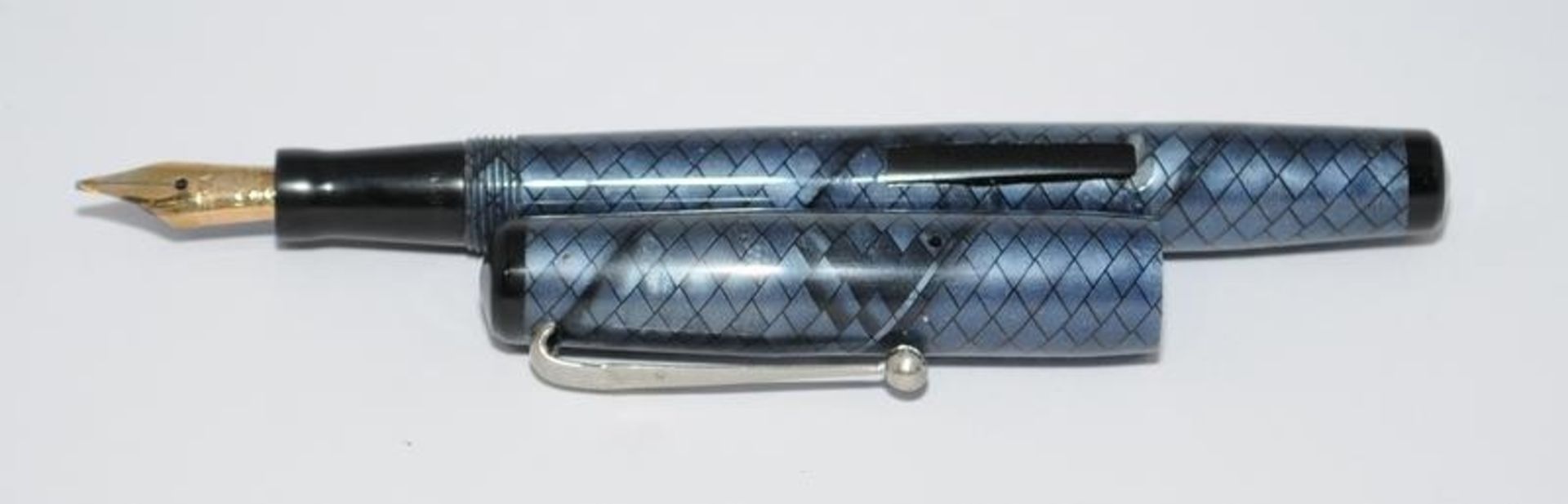 Swan blue snakeskin fountain pen ref.100/83 c/w Mabie Todd Swan no.1 14ct nib. Ref.CMK300 - Image 3 of 6