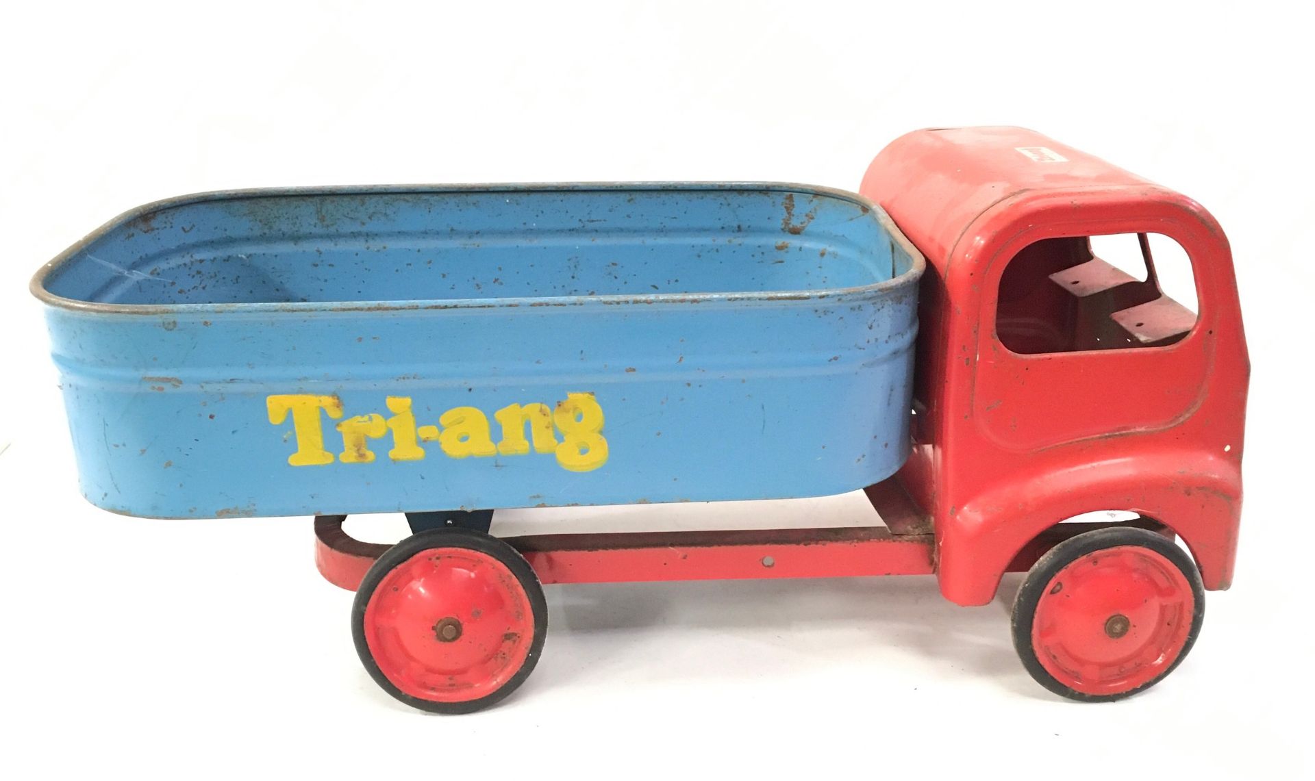 Large Triang pressed steel tipper lorry, red cab and chassis with blue tipping body, includes