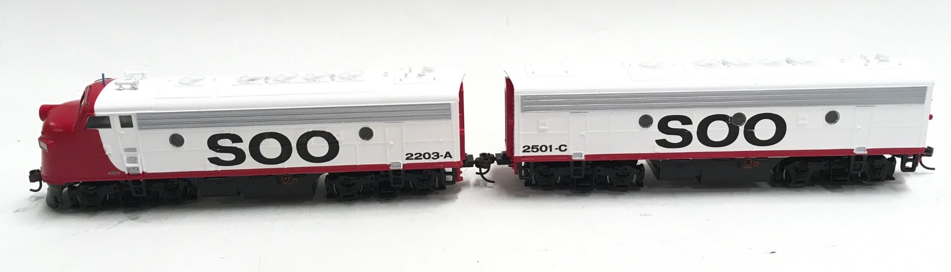 Athearn HO SOO Line Locomotive F7A - F7B Box set # 8039 RR# 2203A, 2501C. Appears Near Mint, boxed. - Image 3 of 3