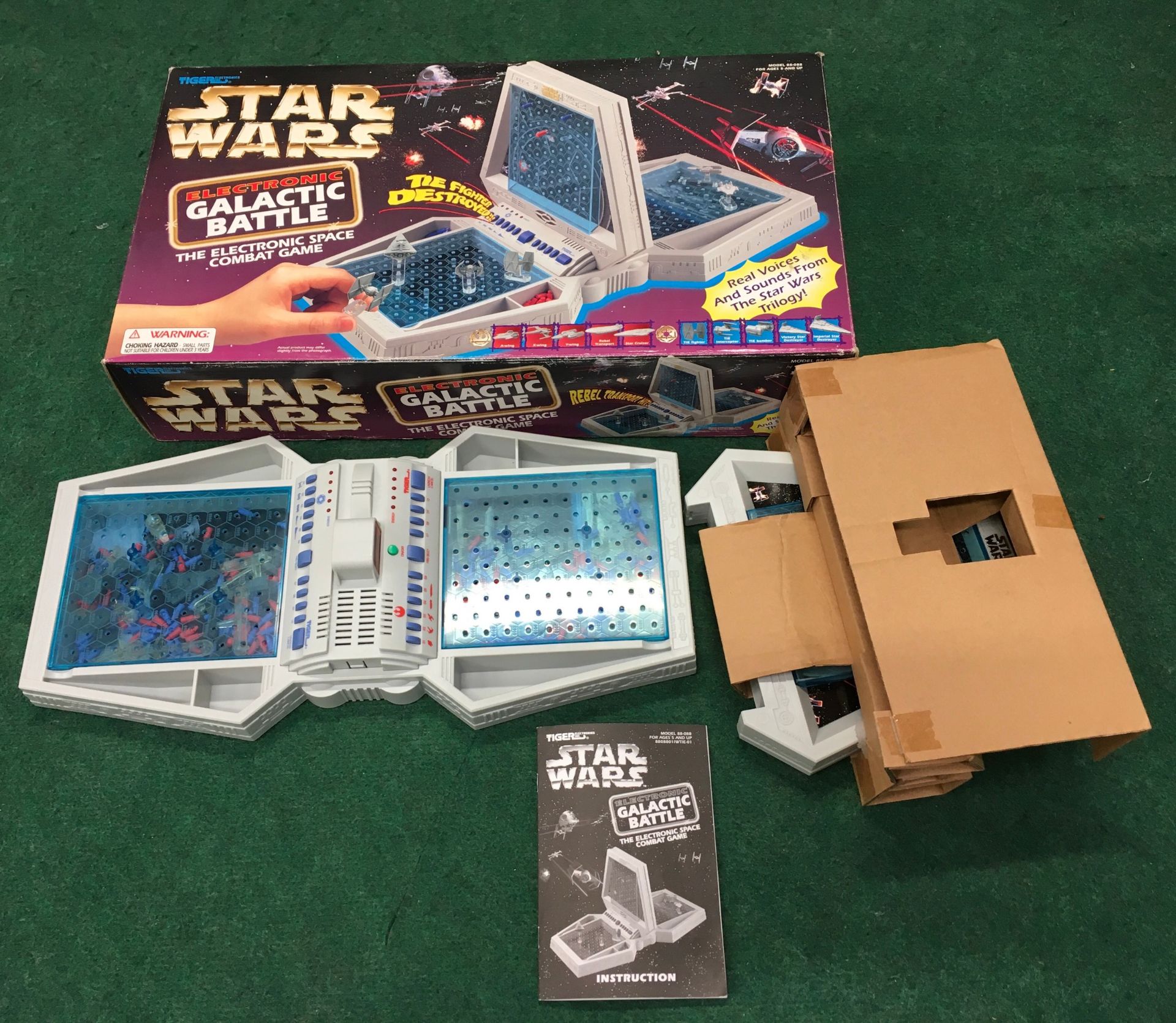 Star Wars games to include Electronic Galactic Battle, DVD Trivial Pursuit, Escape the Death Star - Image 4 of 7