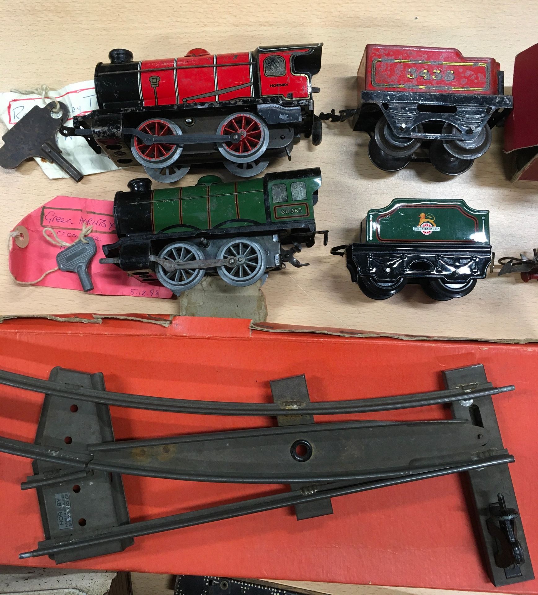 Hornby O Gauge group to include 2 0-4-0 locomotives #3435 and #60985 with keys, wagons, trucks, - Image 2 of 7