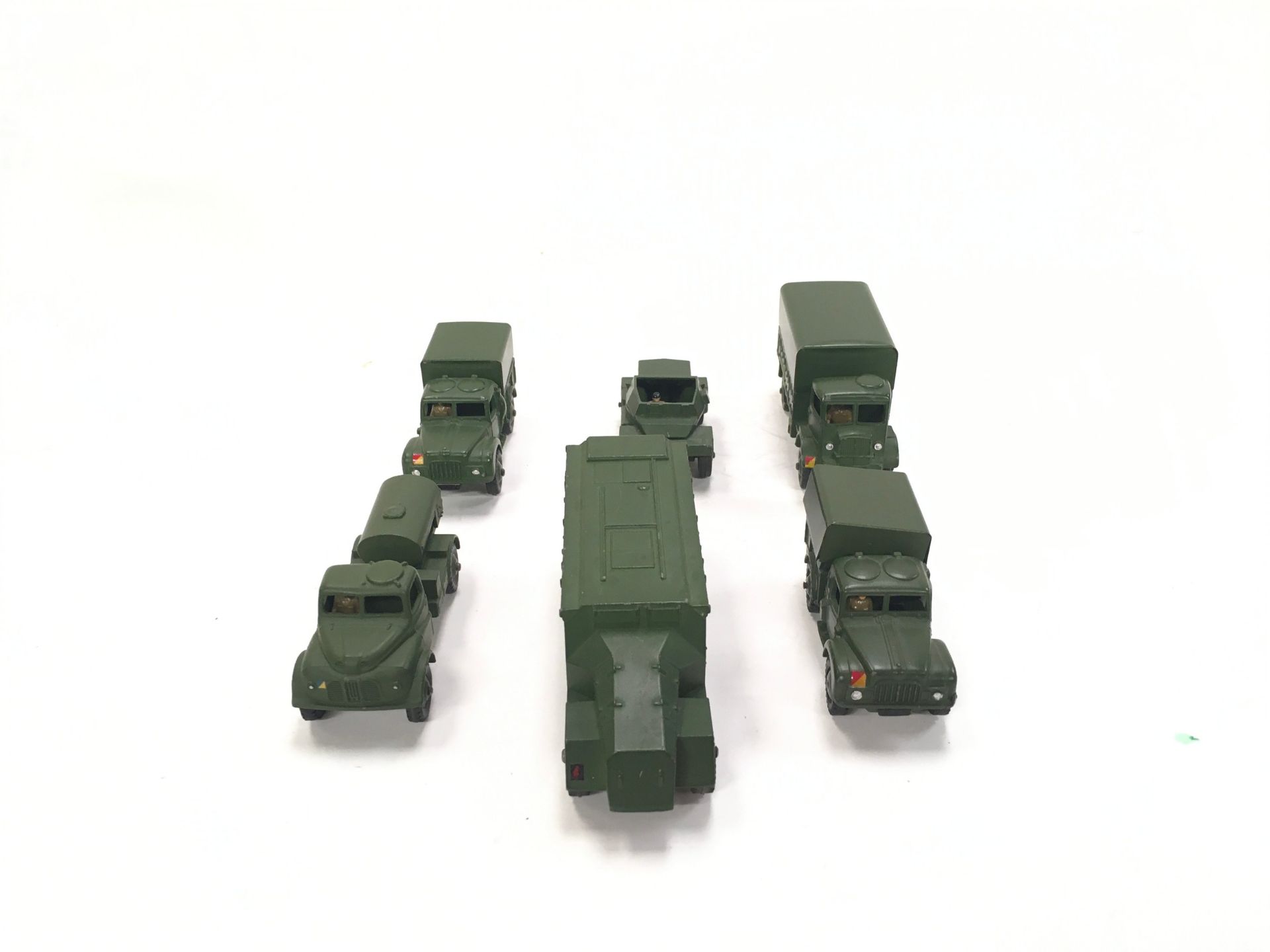 Dinky Military boxed group to include 677 Armoured Command Vehicle, 643 Army Water Tank, 2 x 641 - Image 3 of 4