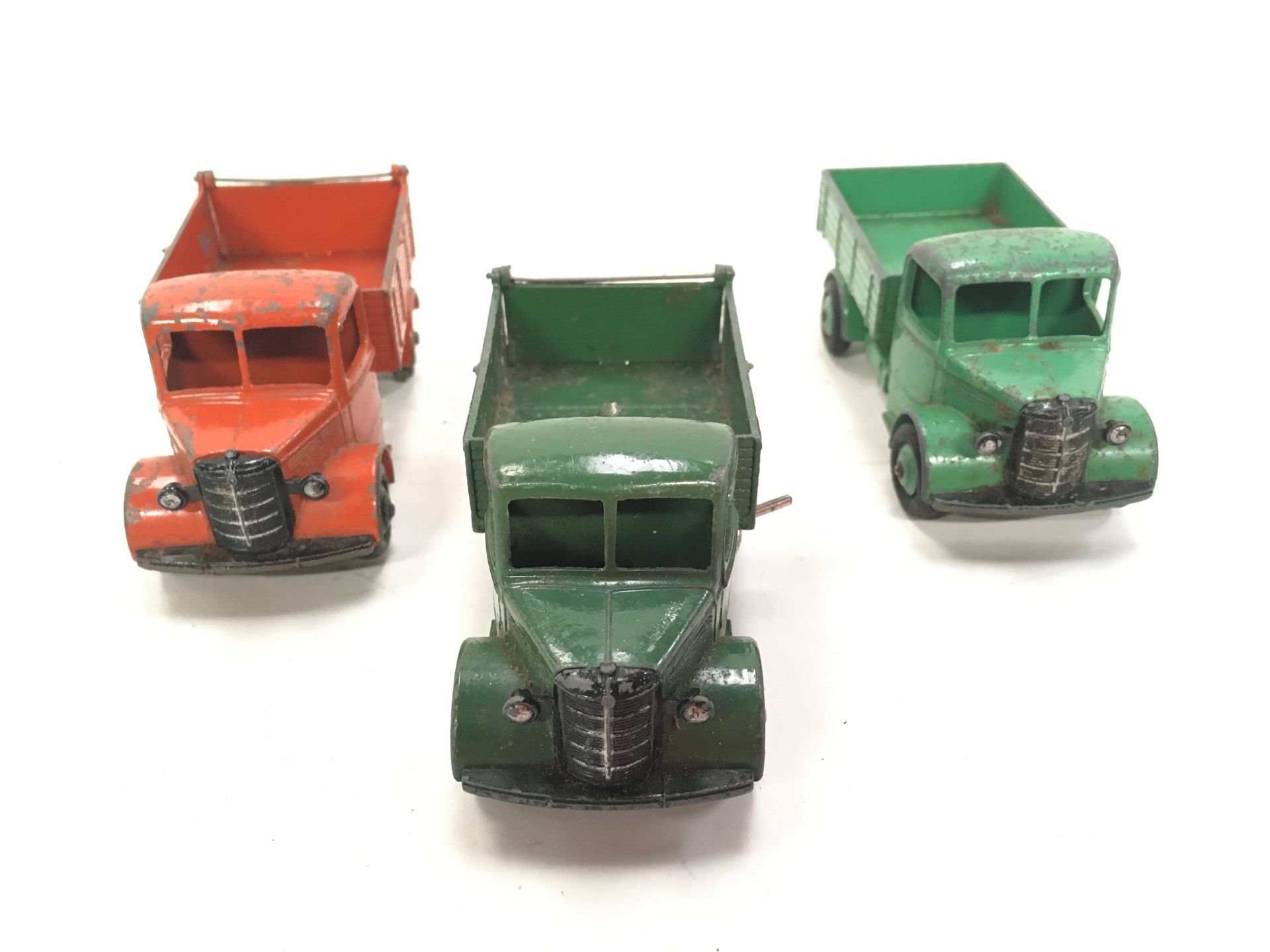 Dinky unboxed group to include 3 x 410 Bedford End Tippers - Burnt Orange/Yellow and Blue/Green, 411 - Image 5 of 6