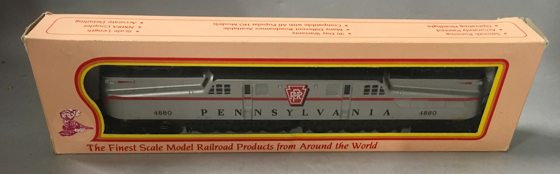 Mehano loco electric GG-1 HO scale, 'Pennsylvania'. Excellent - Boxed.