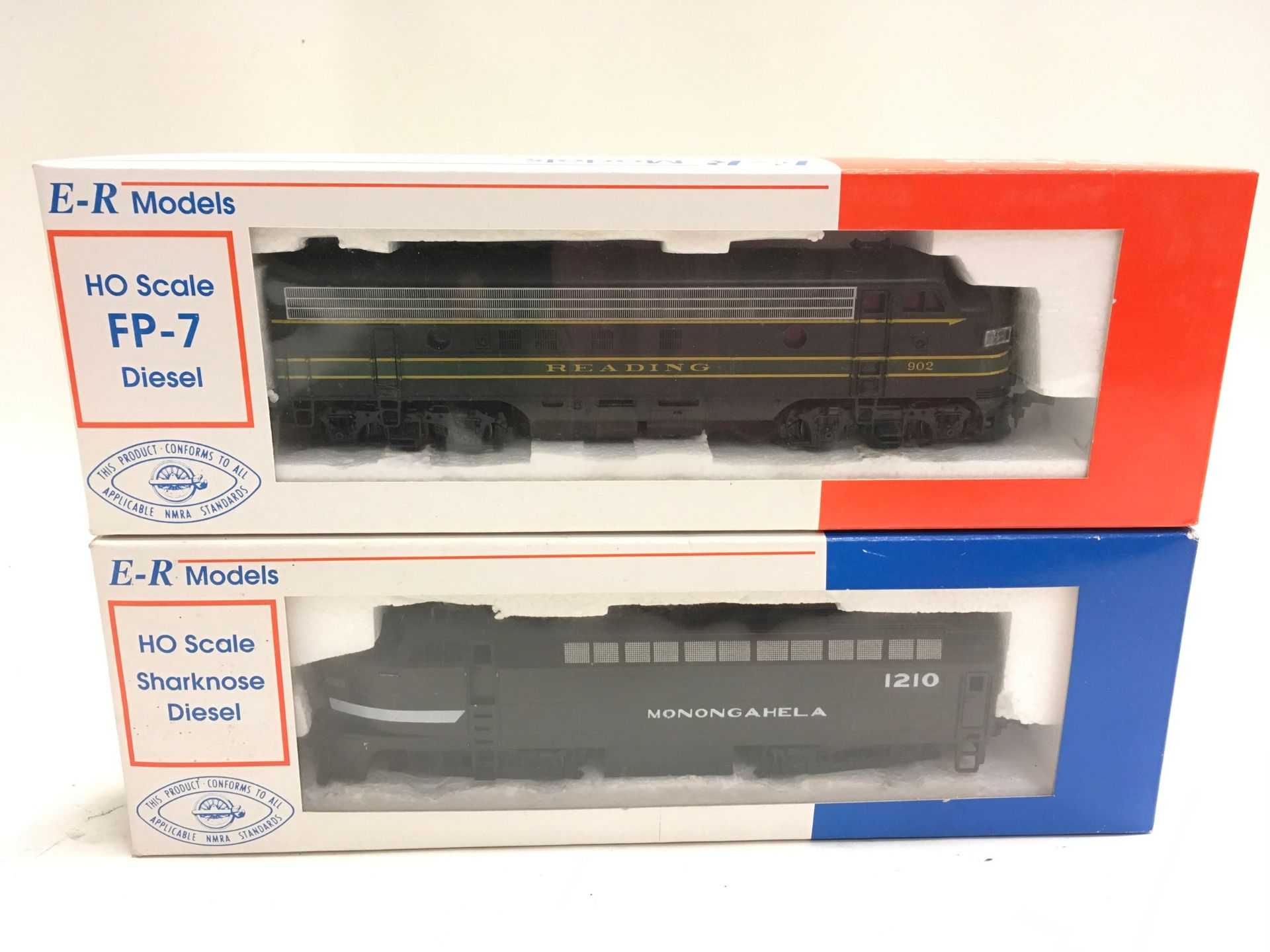 2 E-R Models HO diesel locomotives: 040-4109-1 Monongahela Sharknose 1210 and 040-4006.1 FP7