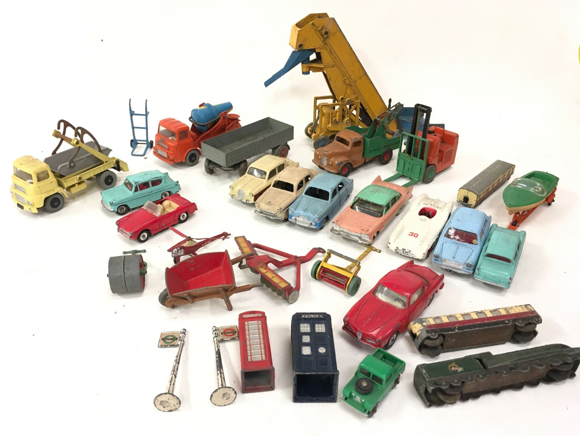 Dinky unboxed group of models to include 430 Breakdown Lorry, 237 Mercedes Benz, 178 Plymouth