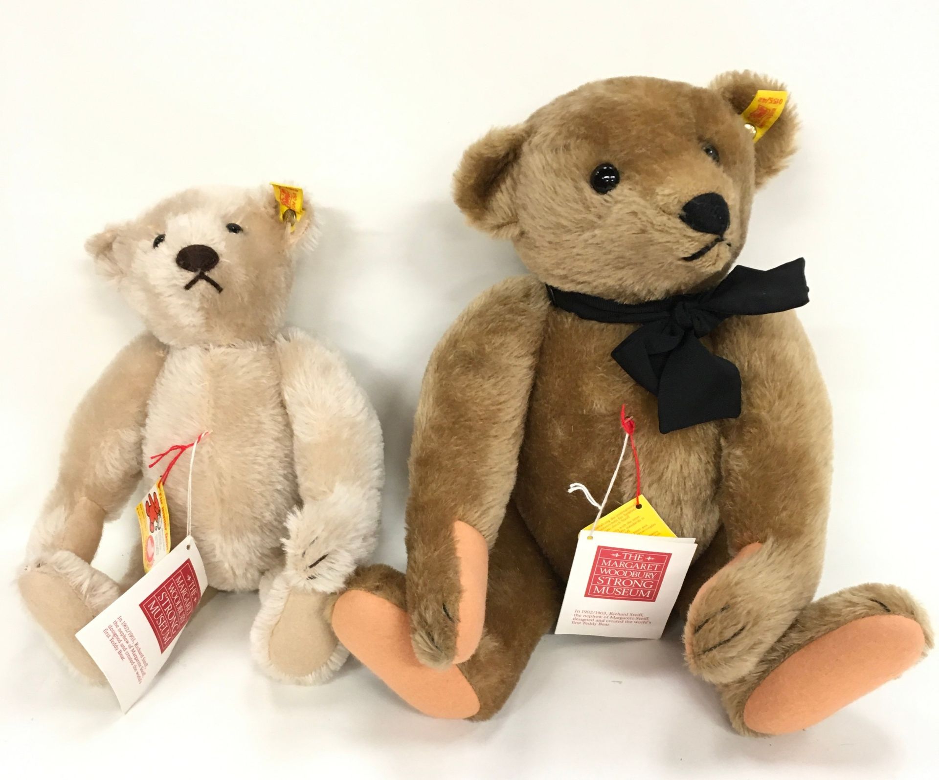 Pair of Steiff Margaret Woodbury Strong 1904 replica teddy bears, golden mohair, yellow tag 0155/