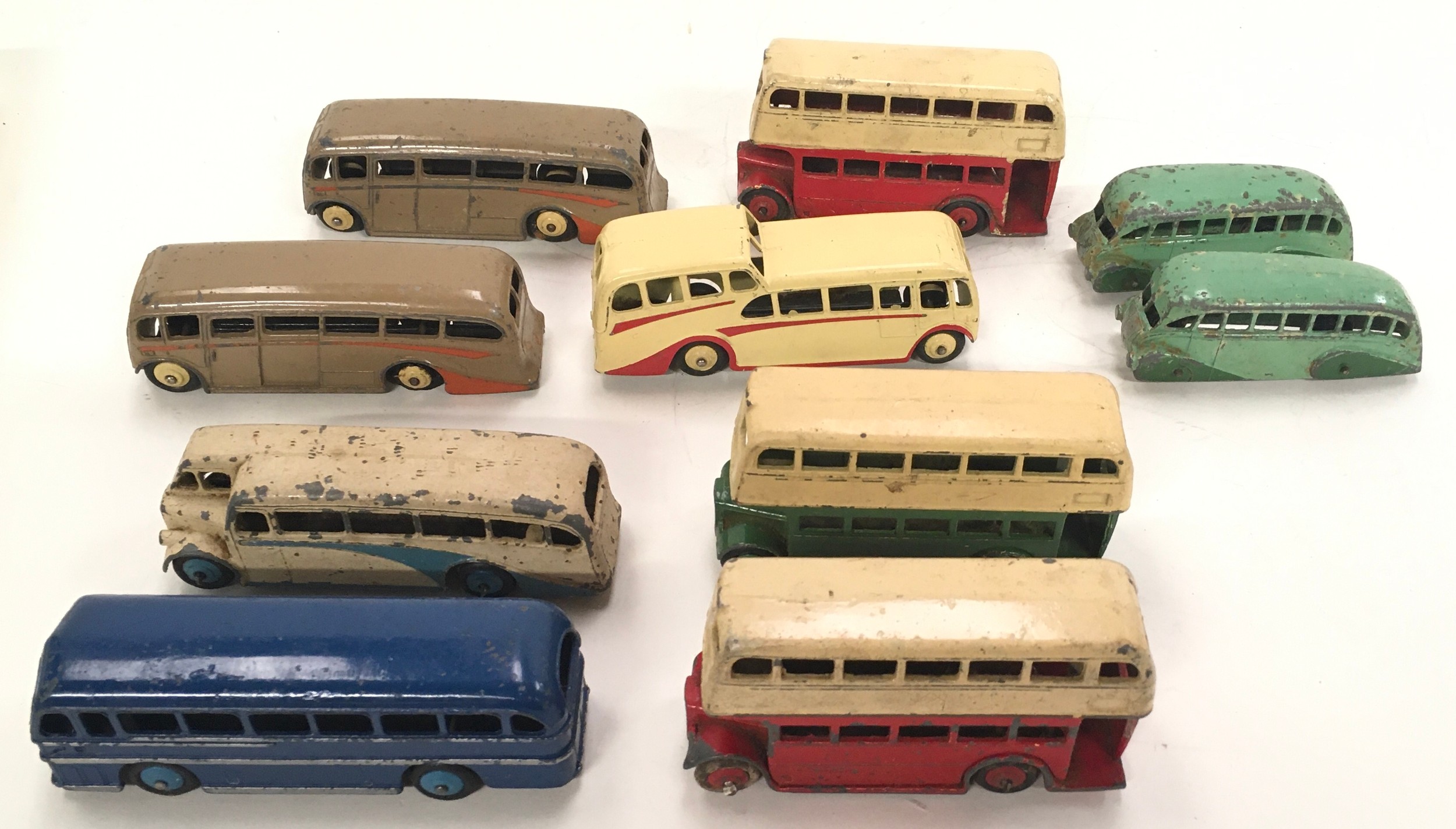 Dinky unboxed group of buses to include 2 x 281 Luxury Coach - Fawn body Orange flashes, 282 Leyland - Image 2 of 4