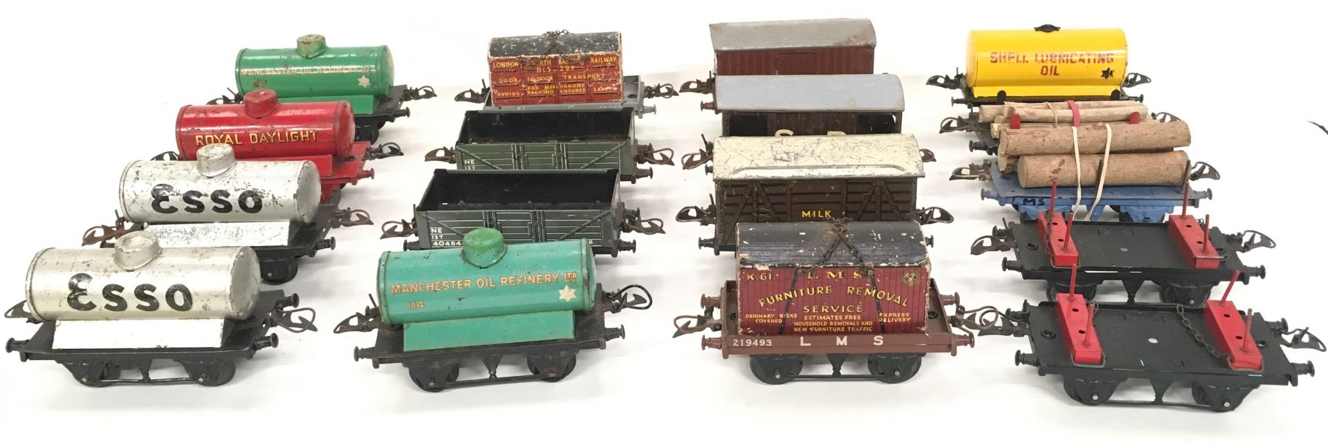 Hornby O gauge unboxed rolling stock to include 6 x Oil Tankers, 2 x Flat Wagon with Containers, 4 x