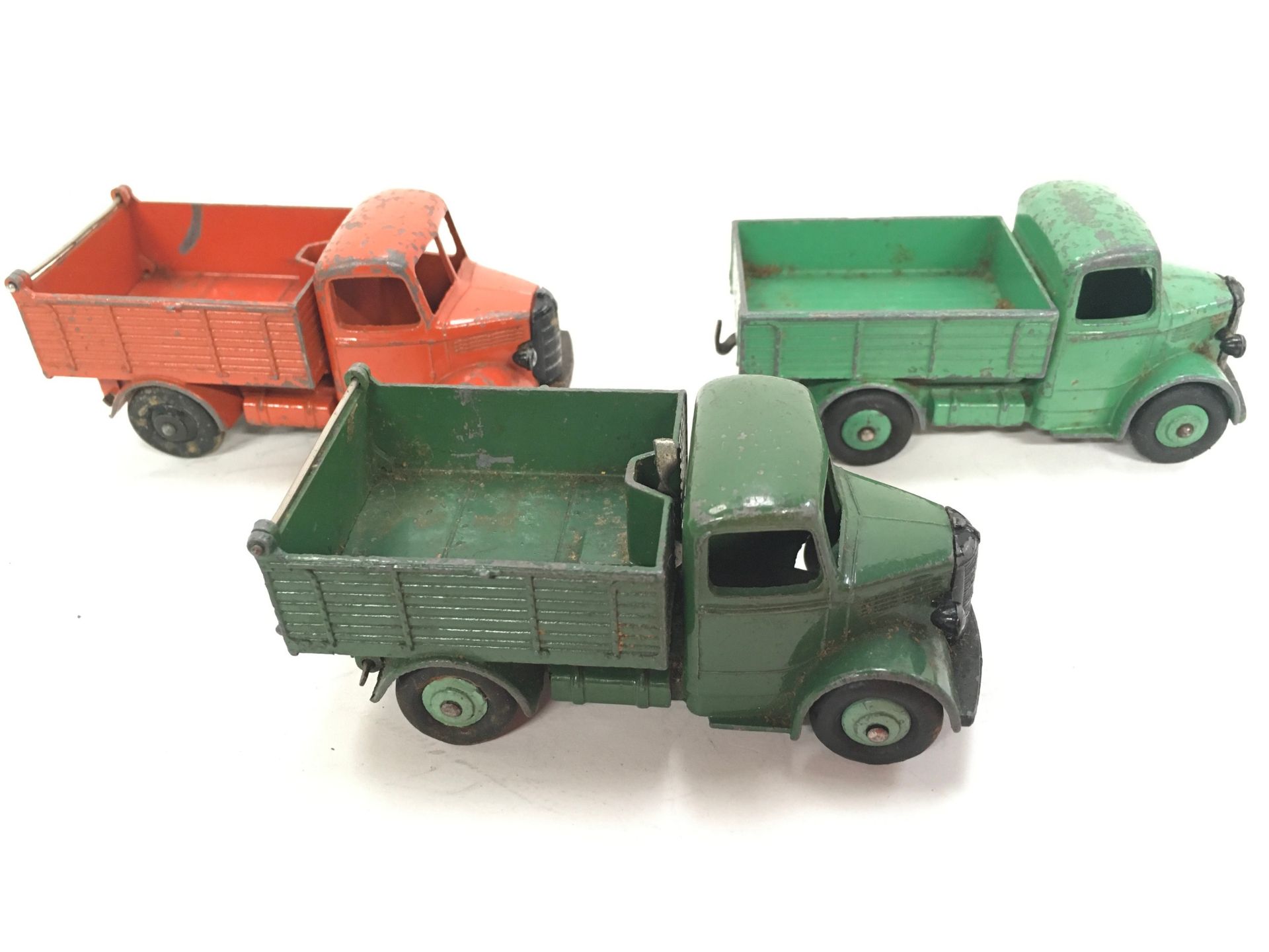 Dinky unboxed group to include 3 x 410 Bedford End Tippers - Burnt Orange/Yellow and Blue/Green, 411 - Image 4 of 6