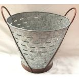 Oyster / Olive bucket (051)