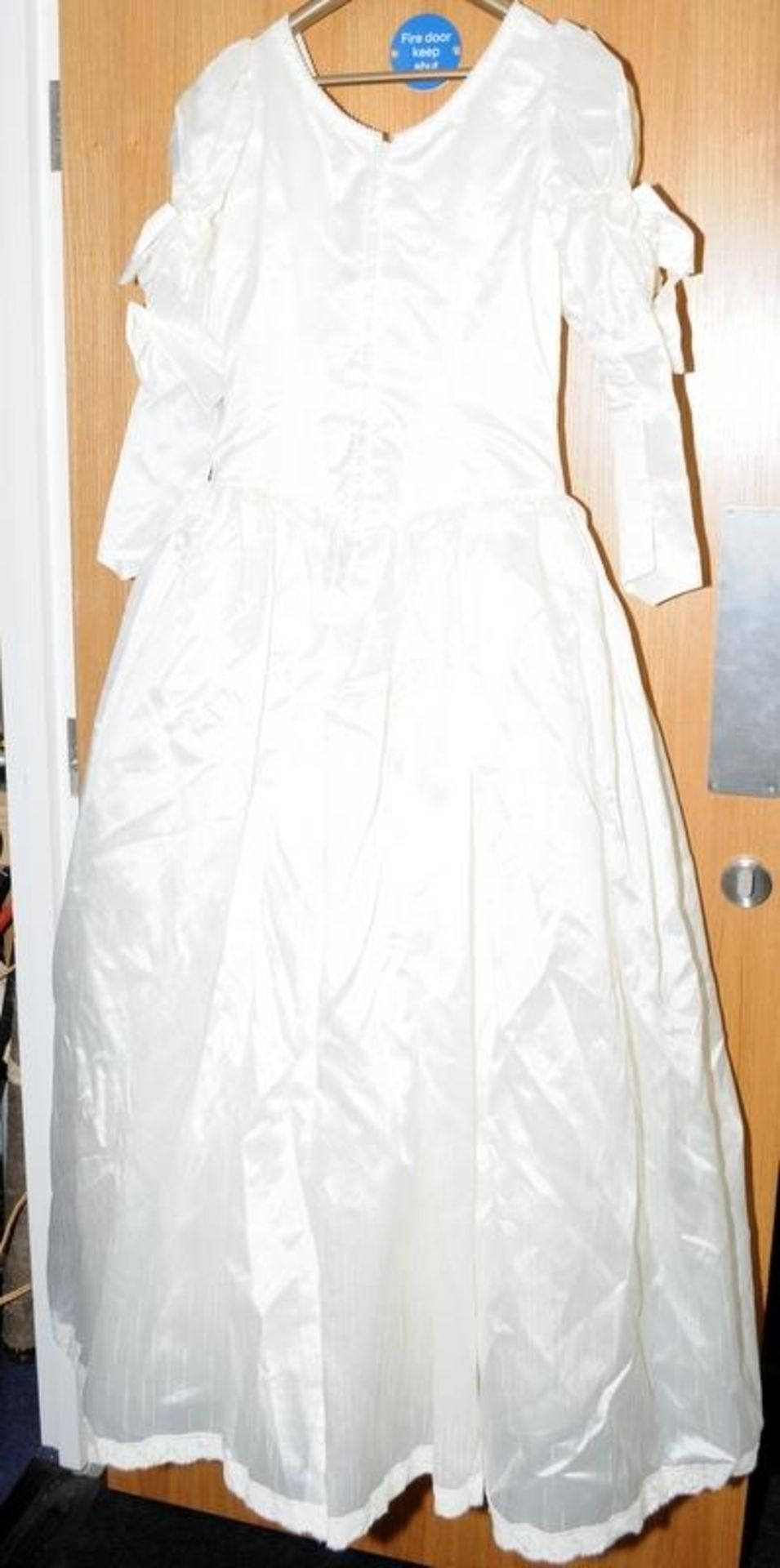 Ivory wedding dress by Berketex size 12, supplied in a Harrods box - Image 5 of 7