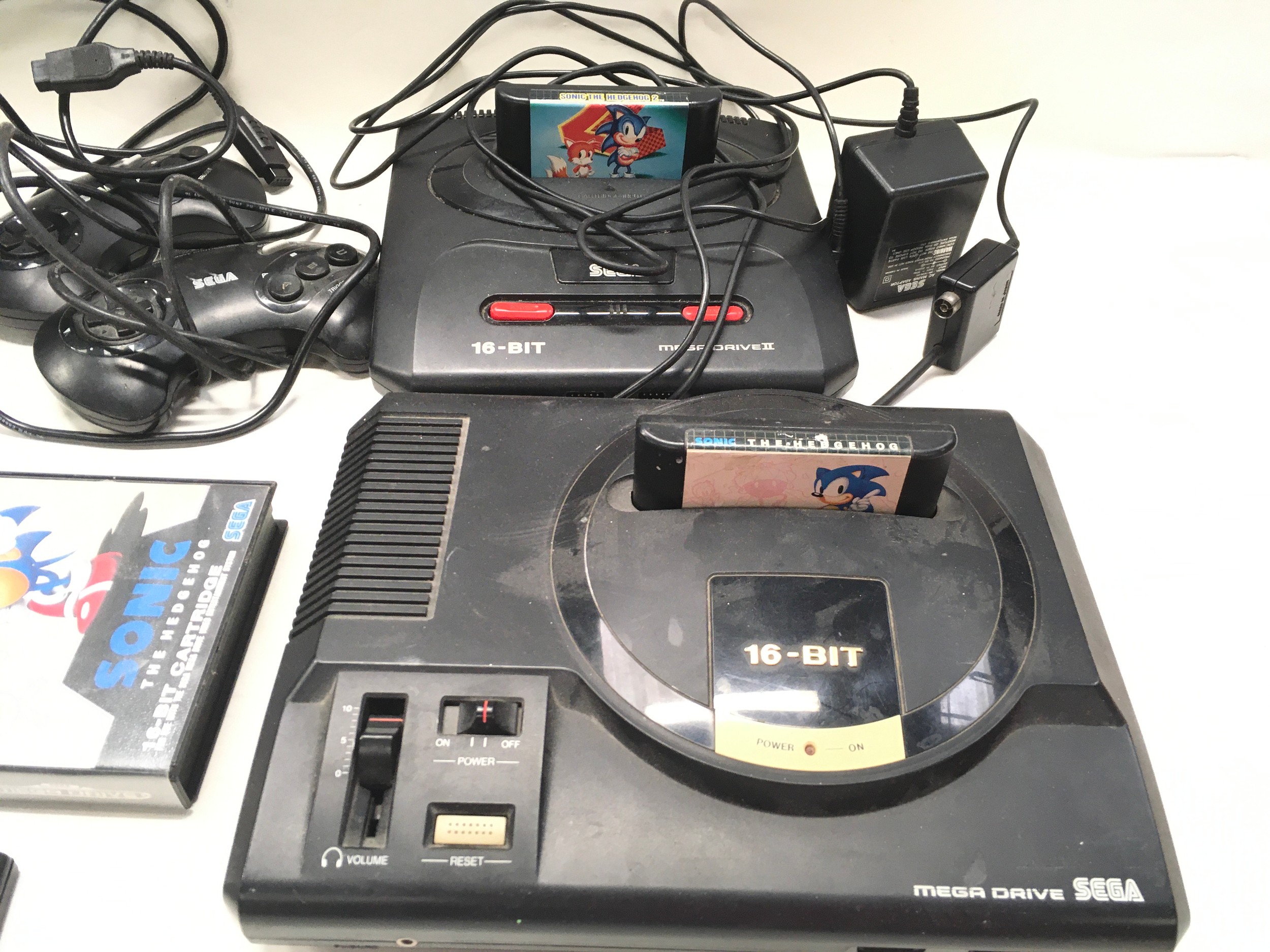 Collection of Sega Mega Drive machines along with controllers and a couple of games. - Image 2 of 3