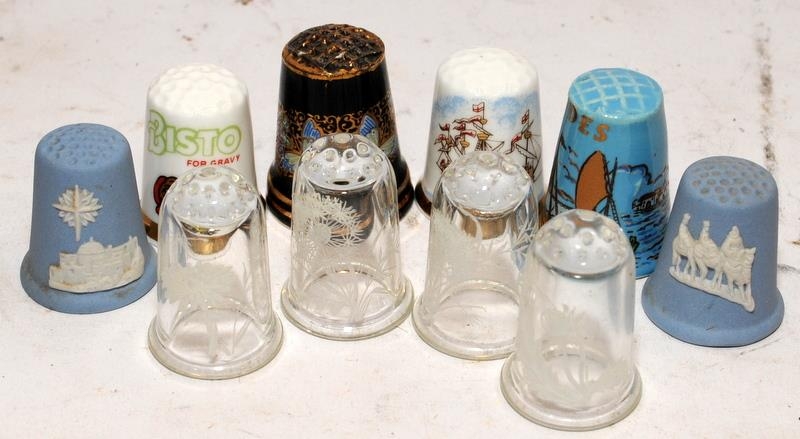 Collection of thimbles to include Wedgwood Jasperware, novelty pewter and advertising examples - Image 3 of 3