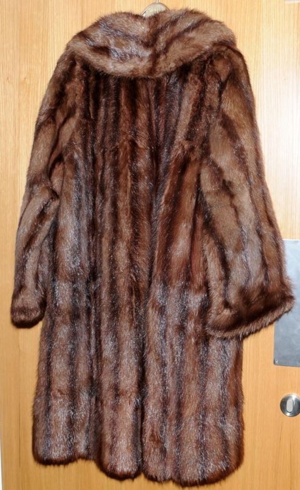 Top quality fur coat by Debenham & Freebody, London, by appointment, drapers to the Queen. Appears - Image 2 of 3