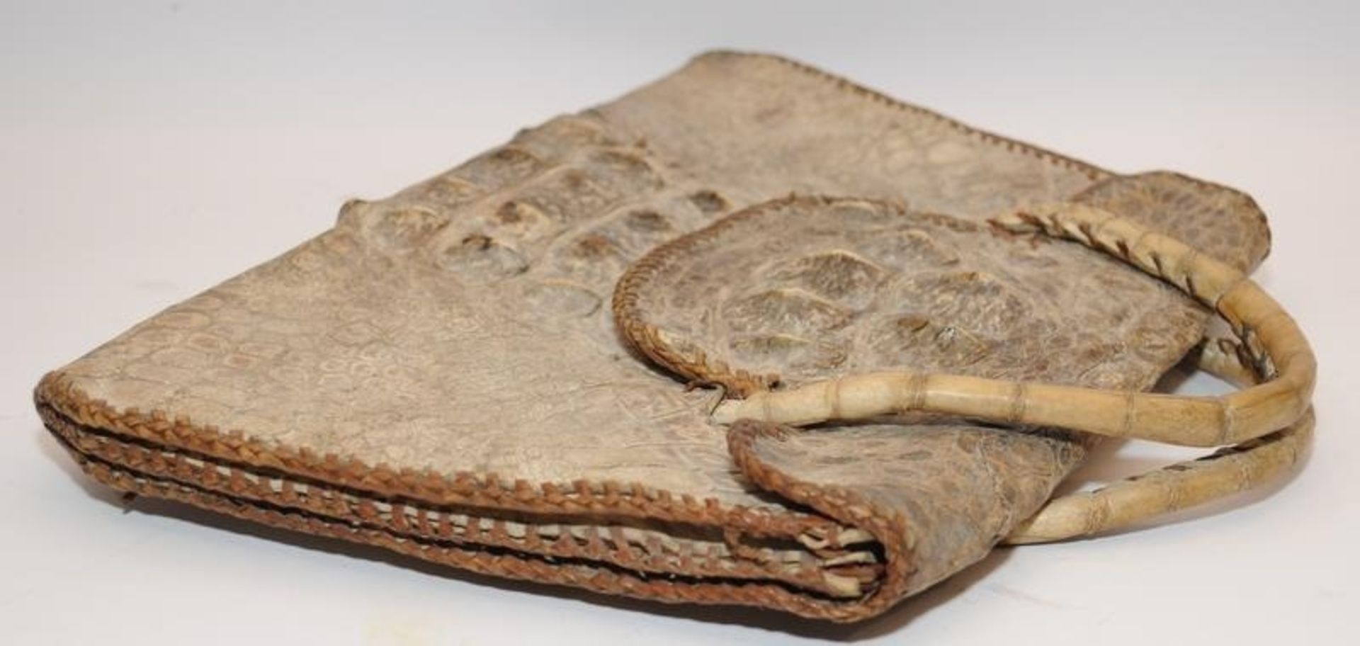 Vintage real alligator skin handbag. 30cms across at widest point - Image 3 of 4