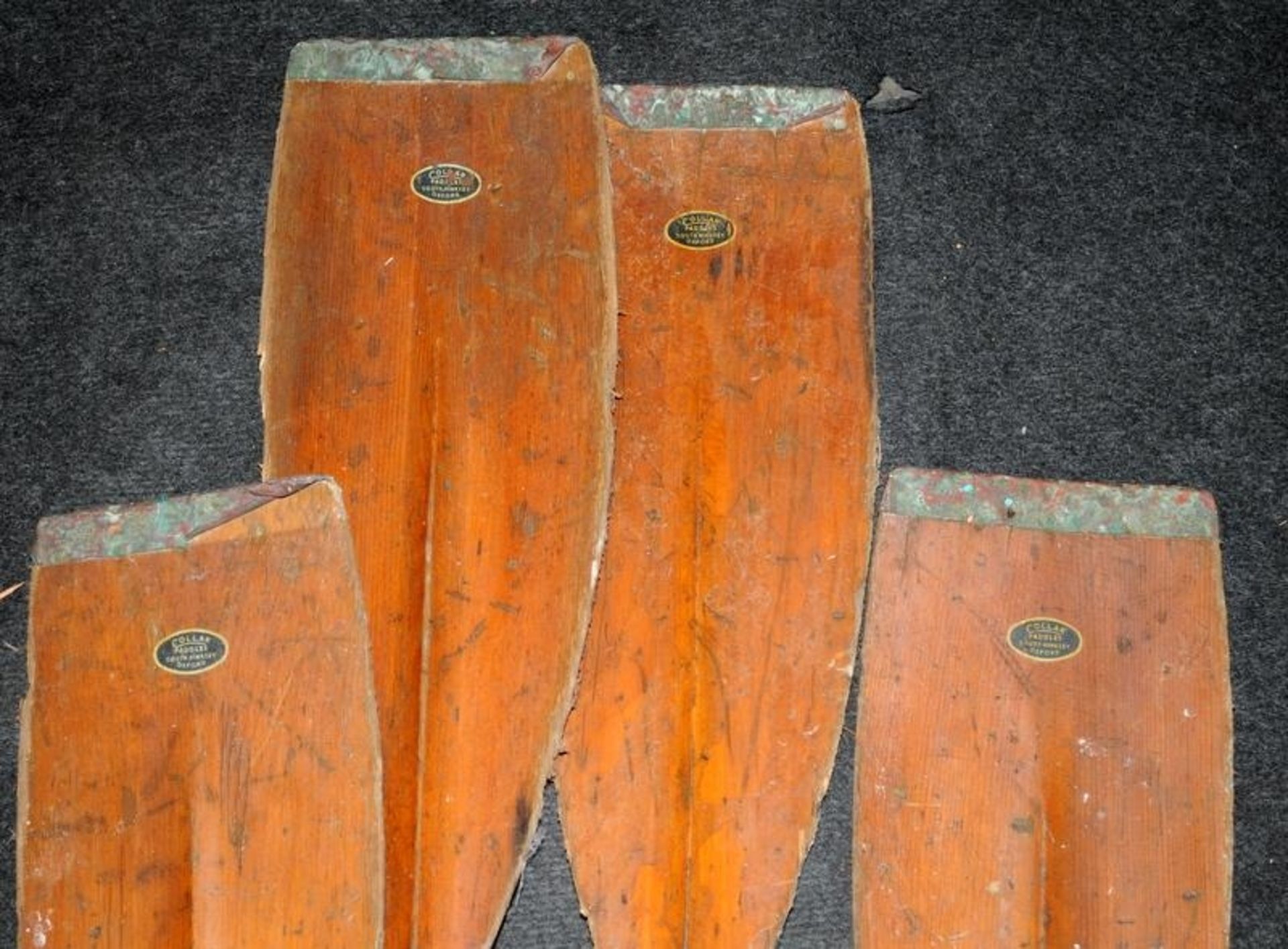 Pair of vintage two part twin bladed racing oars with copper edges by Collar Paddles - Image 2 of 5