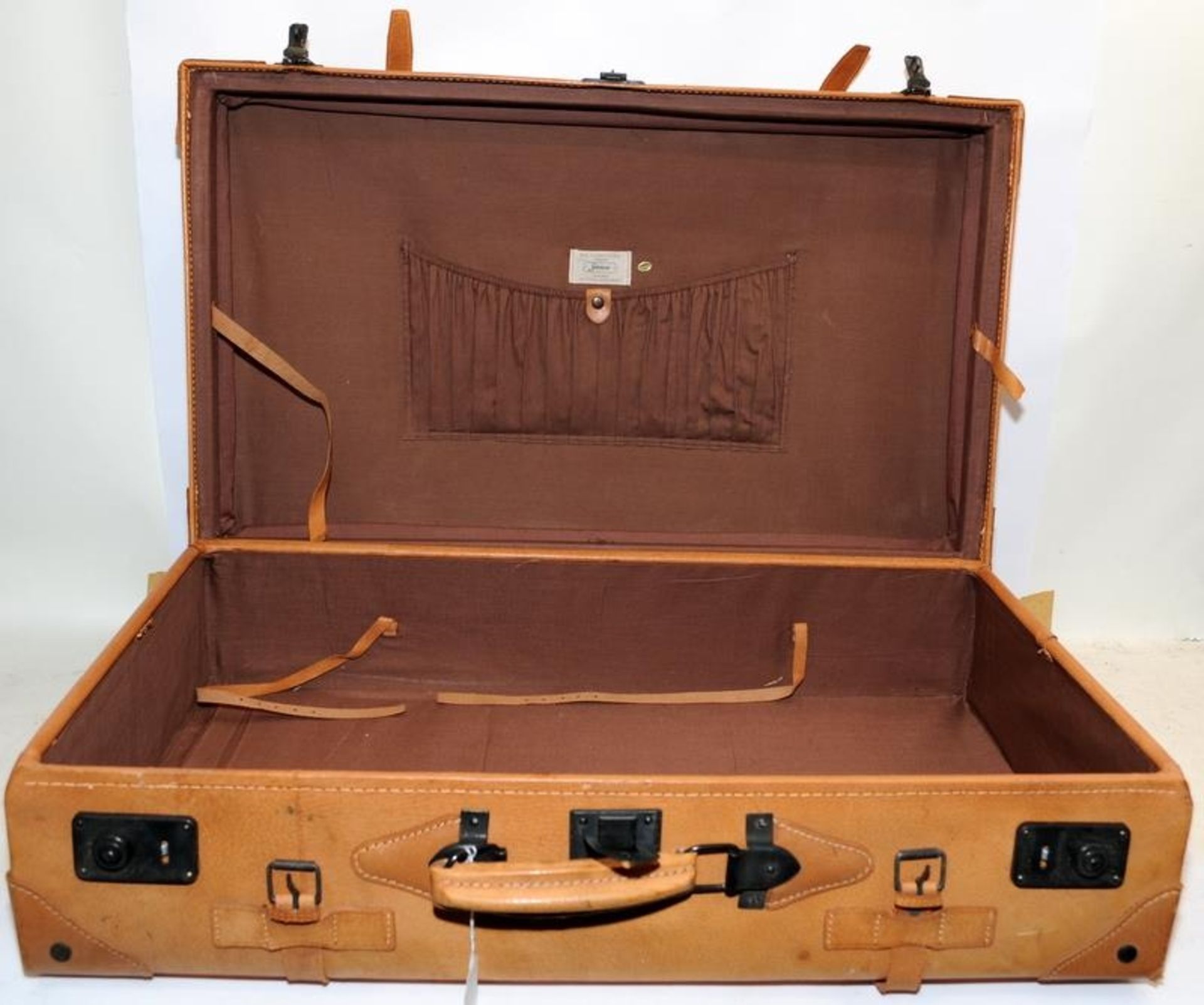 Set of three 'Traveller' suitcases by Giovanni, the largest being 76cms x 45cms x 22cms - Image 4 of 5