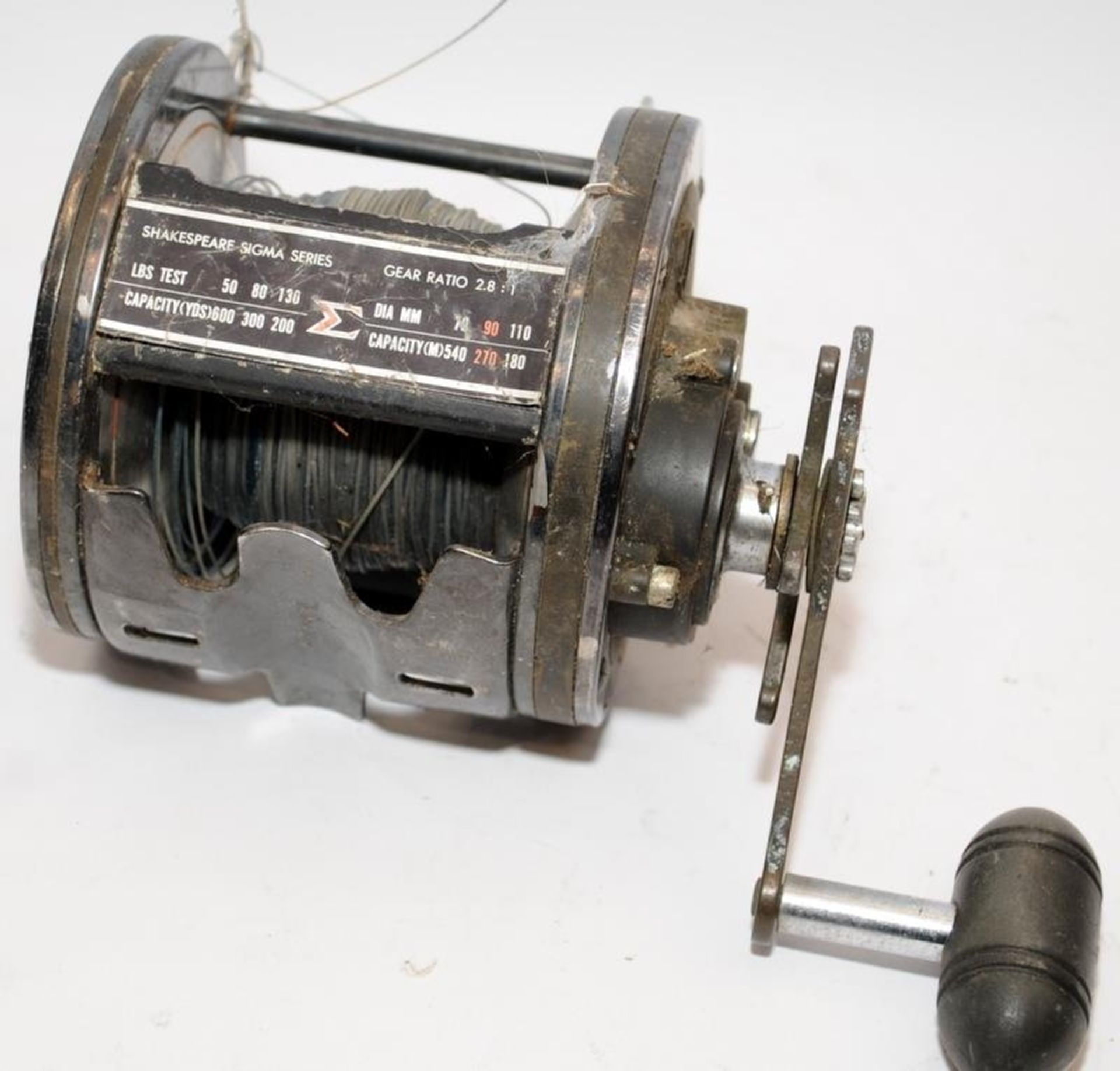 A collection of fishing reels to include fixed spool, centrepin and multiplier examples - Image 2 of 2