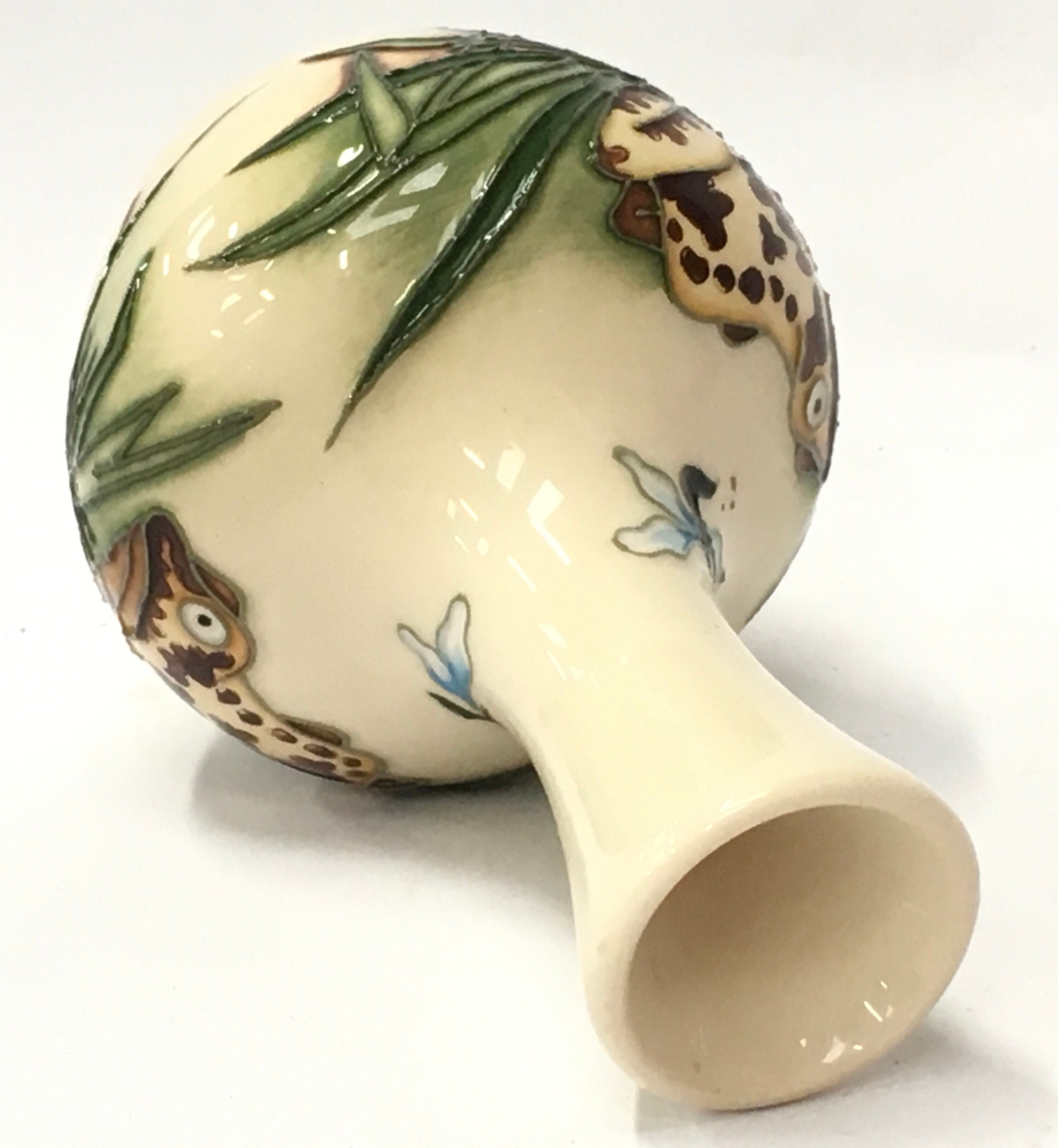 Moorcroft small vase depicting a frog 2009 fully marked & signed to base 4" high. - Image 5 of 5