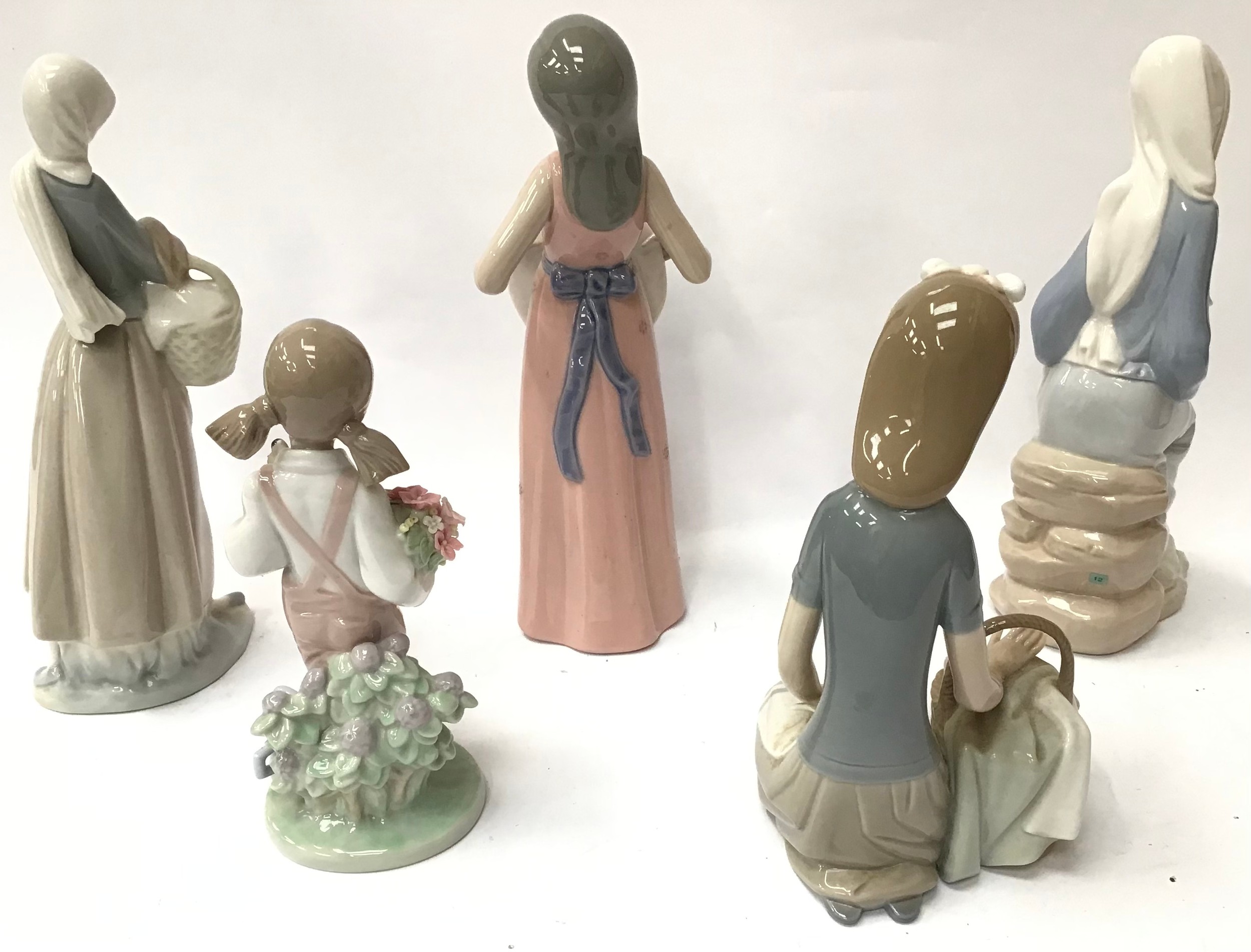 Lladro figures x 5 (unboxed) - Image 2 of 3